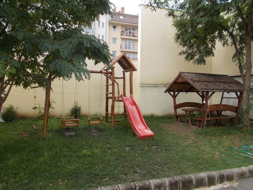 Hotel Central King Budapest Luaran gambar